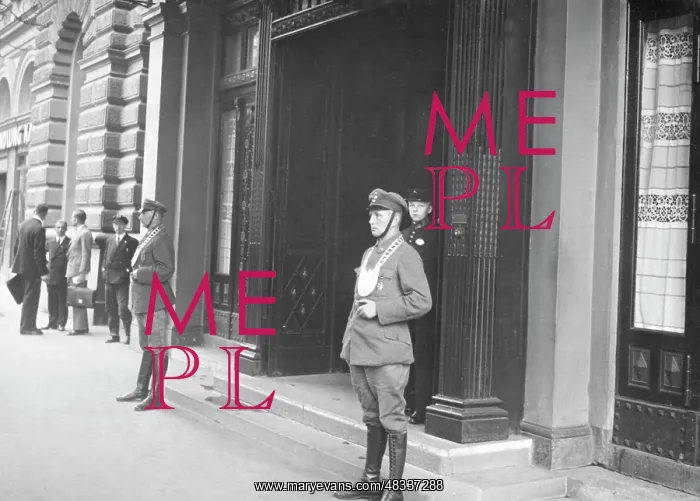 : Guard of the Stahlhelm in front of the Berlin : Guard of the Stahlhelm in front of the Berlin