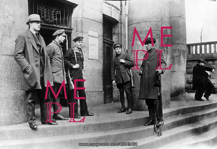  : Guards of the Red Army at the General Post Office, 1920
