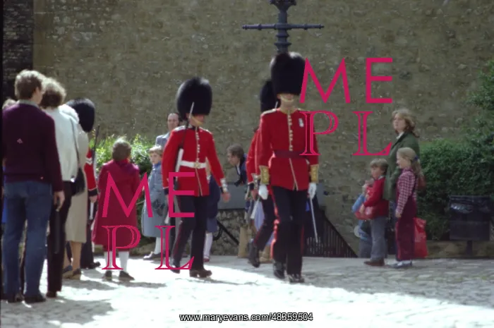 : Guardsmen at the Tower of London : Guardsmen at the Tower of London