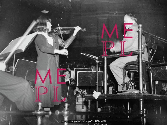 : Guila Bustabo and Thomas Beecham : Guila Bustabo and Thomas Beecham