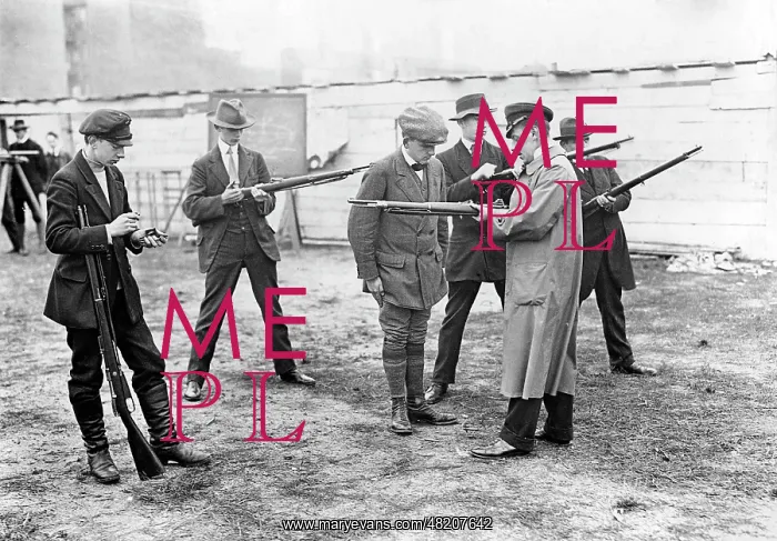 : Gun instruction, 1915 : Gun instruction, 1915
