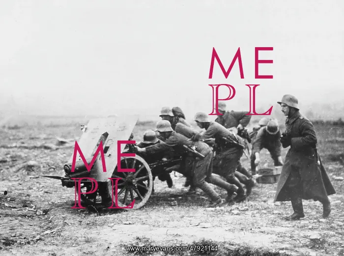  : Gunners transporting weapon WWI