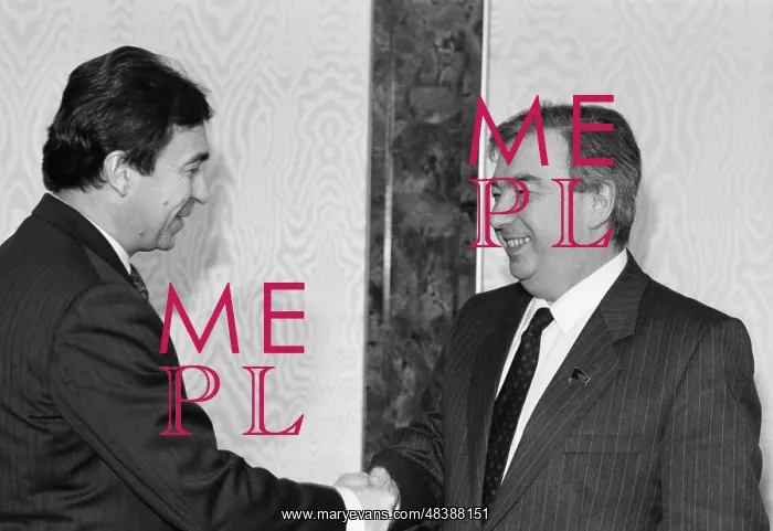 : Guy Com visits USSR : Guy Com visits USSR