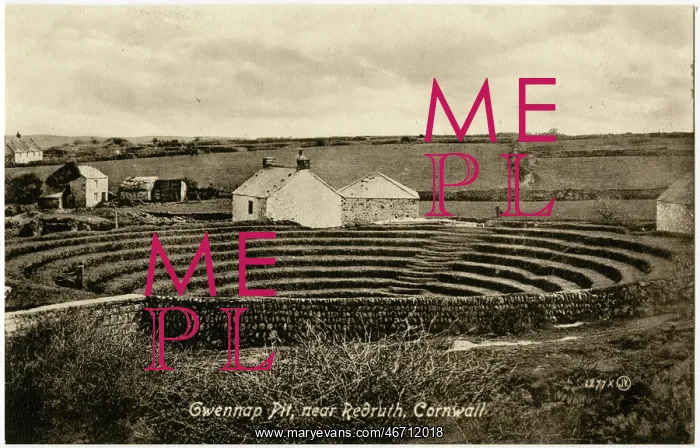 : Gwennap Pit near Redruth, Cornwall : Gwennap Pit near Redruth, Cornwall