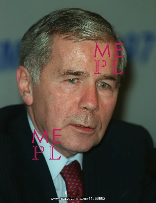  : Gyula Horn