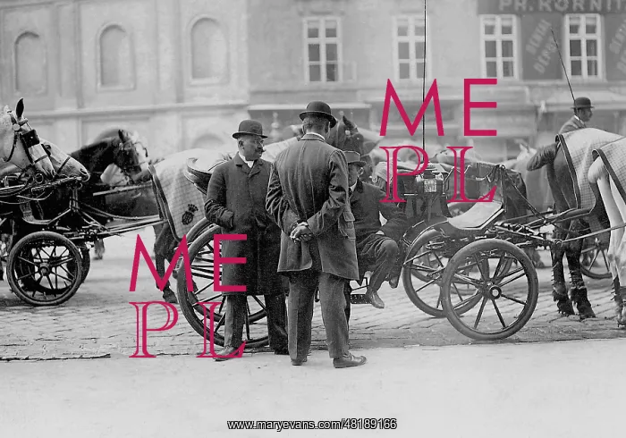 : Hackney carriages in Vienna, 1909 : Hackney carriages in Vienna, 1909