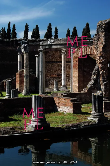 : Hadrian's Villa. Maritime Theatre. 2nd century. Italy : Hadrian's Villa. Maritime Theatre. 2nd century. Italy