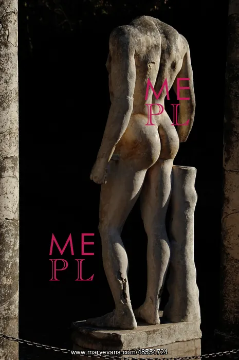 : Hadrian's Villa. Statue in the Canopus. 2nd century. Italy : Hadrian's Villa. Statue in the Canopus. 2nd century. Italy
