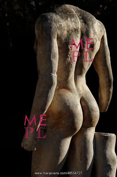 : Hadrian's Villa. Statue in the Canopus. 2nd century. Italy : Hadrian's Villa. Statue in the Canopus. 2nd century. Italy