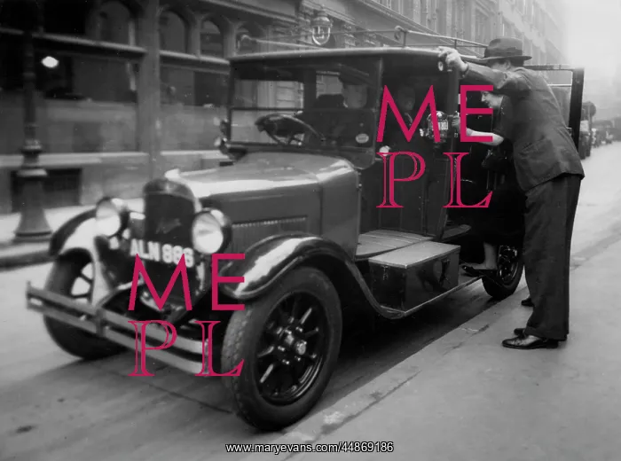  : HAILING A TAXI CAB