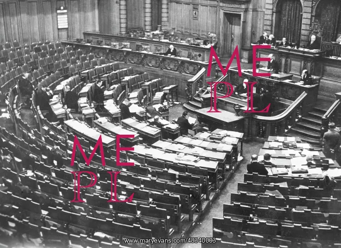 : The half empty Reichstag, 1930 : The half empty Reichstag, 1930