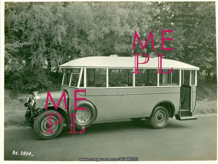  : Hall Lewis Enchantress bus