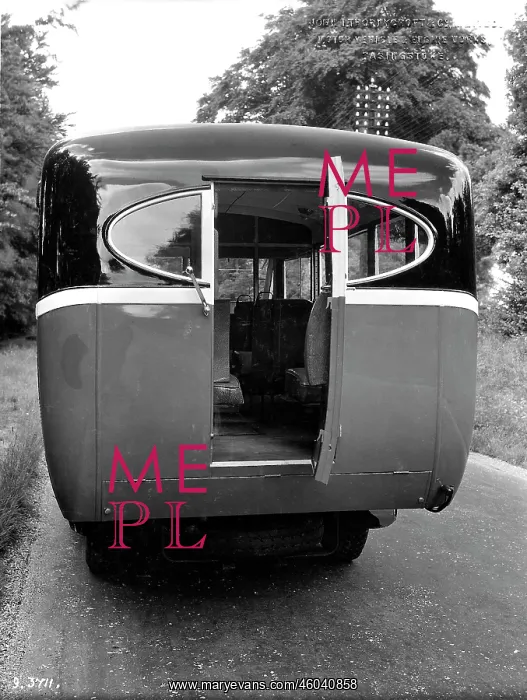  : Hall-Lewis station bus, rear view