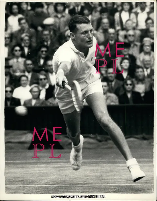 : Ham Richardson in tennis match at Wimbledon : Ham Richardson in tennis match at Wimbledon