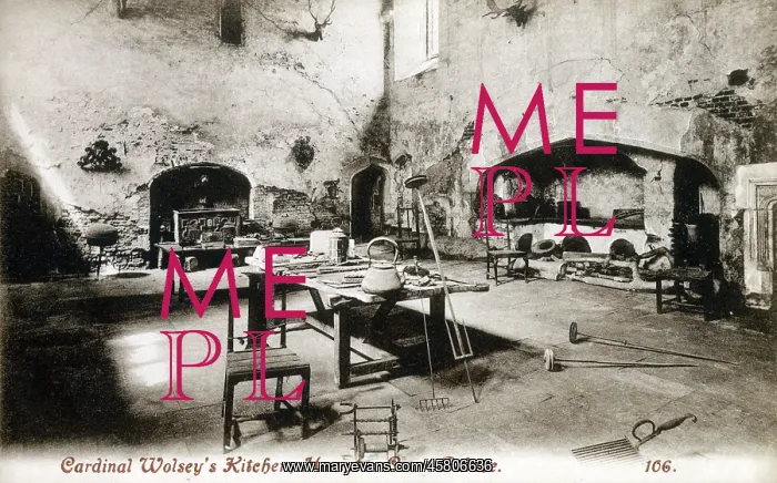 : Hampton Court Palace - Cardinal Wolsey's Kitchen : Hampton Court Palace - Cardinal Wolsey's Kitchen