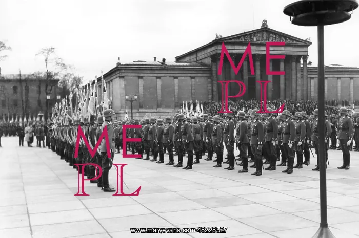 : Hand-over of the new flags on Koenigsplatz (King`s Squar : Hand-over of the new flags on Koenigsplatz (King`s Squar