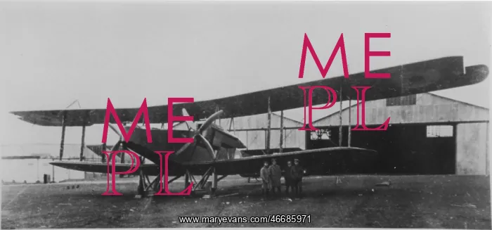  : Handley Page 0-100, (on the ground)