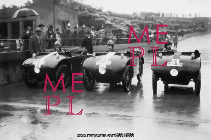 : Hanomag small car at the start, 1926 : Hanomag small car at the start, 1926