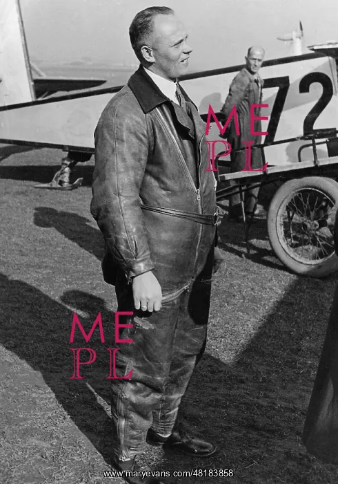 : Hans Baur, 1940 : Hans Baur, 1940
