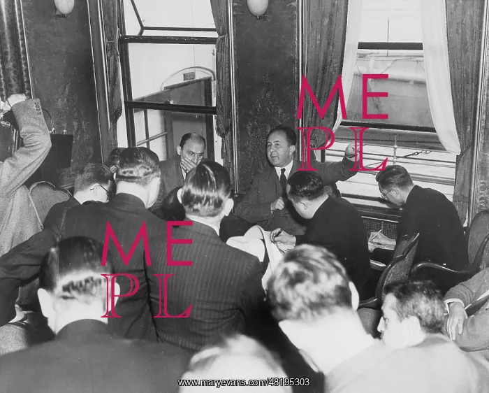 : Hans Dieckhoff during a press conference, 1938 : Hans Dieckhoff during a press conference, 1938