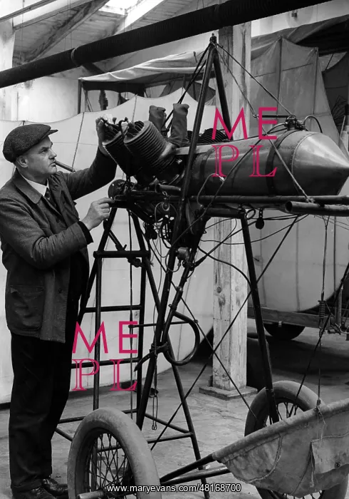 : Hans Grade : Hans Grade