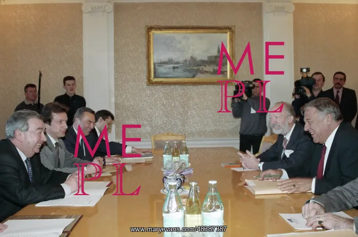 : Hans van Mierlo Visits Russia : Hans van Mierlo Visits Russia