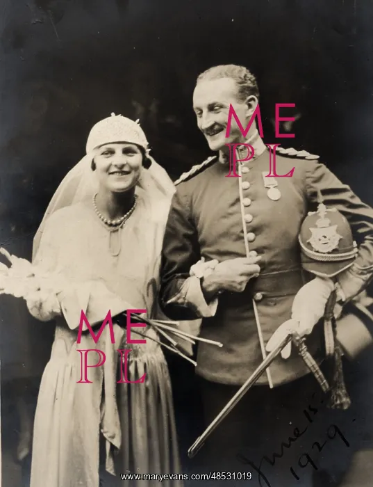  : A happy couple on their wedding day
