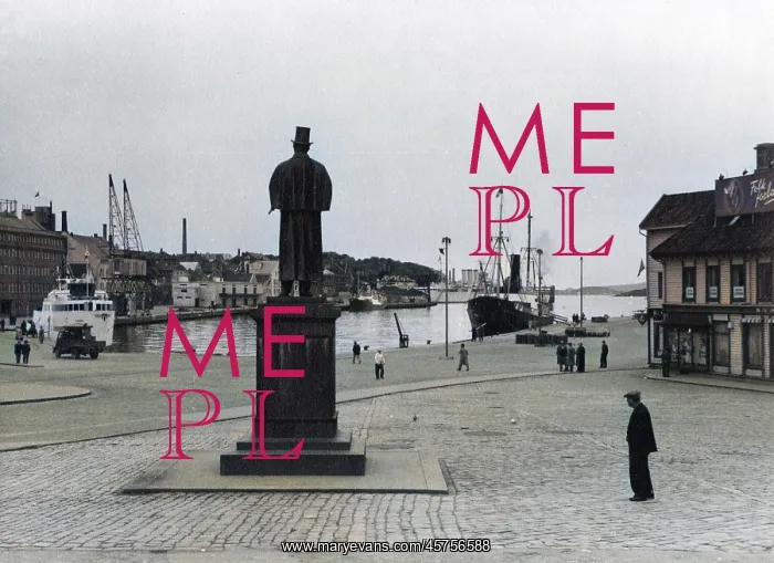 : The Harbour in Stavanger - Statue of Alexander Kielland : The Harbour in Stavanger - Statue of Alexander Kielland