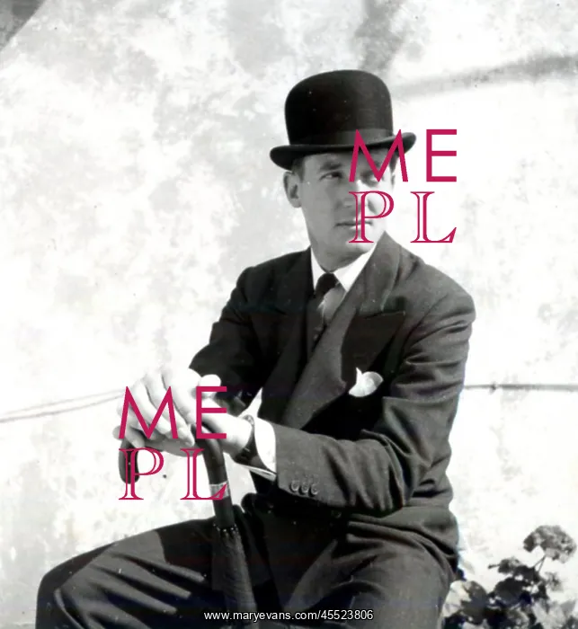 : Hardy Amies in bowler hat : Hardy Amies in bowler hat