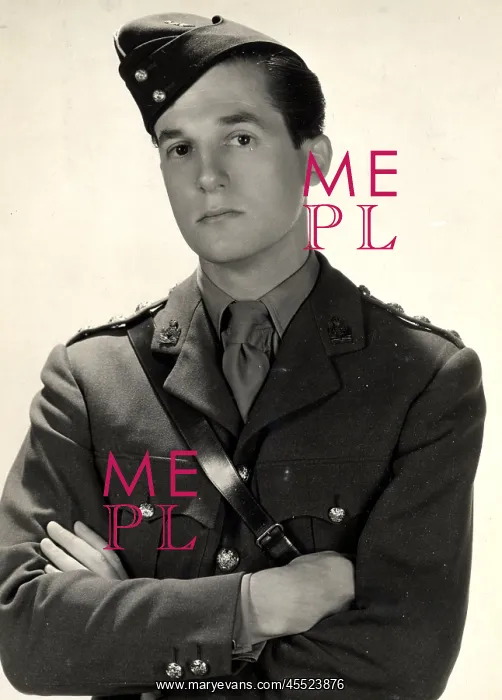 : Hardy Amies in uniform, WW2 : Hardy Amies in uniform, WW2