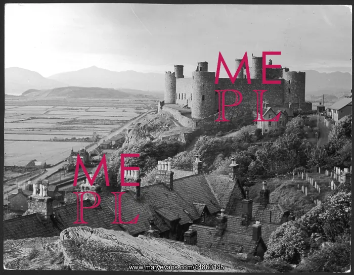 : HARLECH CASTLE : HARLECH CASTLE