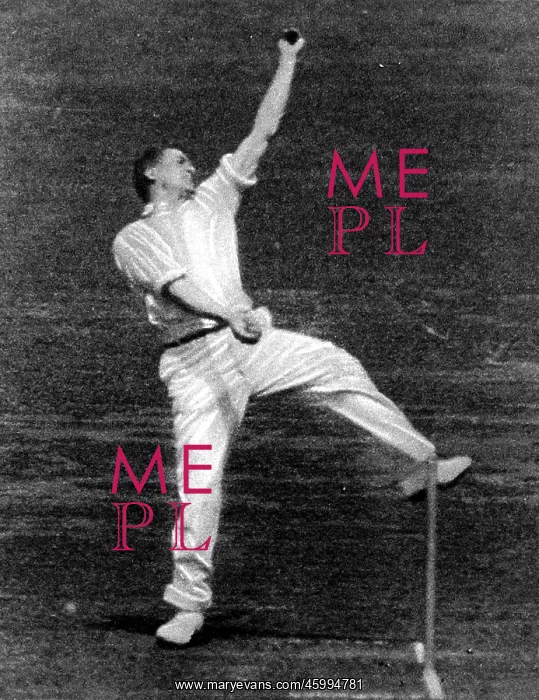 : Harold Larwood Bowling, 1933 : Harold Larwood Bowling, 1933