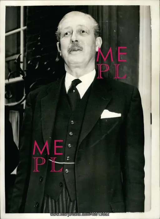 : Harold Macmillan as Foreign Secretary : Harold Macmillan as Foreign Secretary
