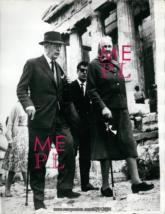 : Harold Macmillan on holiday, Acropolis, Athens, Greece : Harold Macmillan on holiday, Acropolis, Athens, Greece