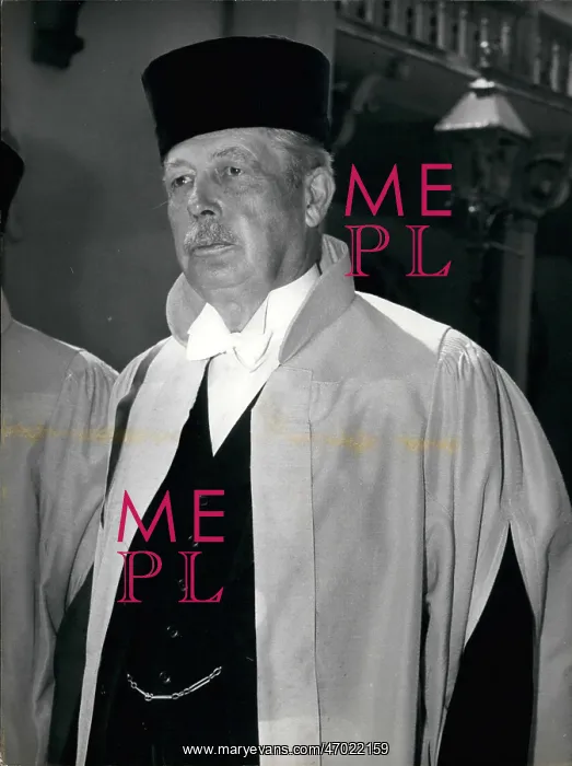 : Harold Macmillan, honorary degree, University of Sussex : Harold Macmillan, honorary degree, University of Sussex