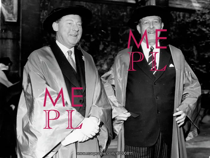 : Harold Macmillan and Hugh Gaitskell in academic robes : Harold Macmillan and Hugh Gaitskell in academic robes