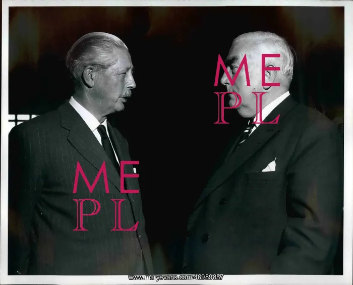 : Harold Macmillan and Robert Menzies of Australia : Harold Macmillan and Robert Menzies of Australia