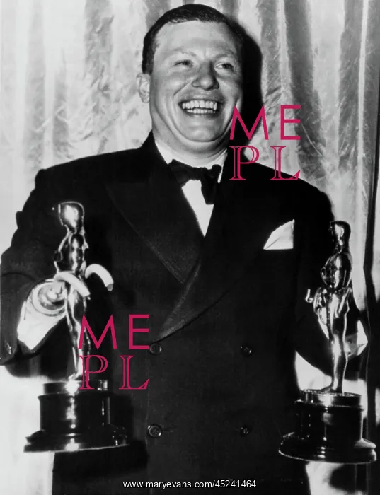 : HAROLD RUSSELL with the two Oscars he received ? : HAROLD RUSSELL with the two Oscars he received ?