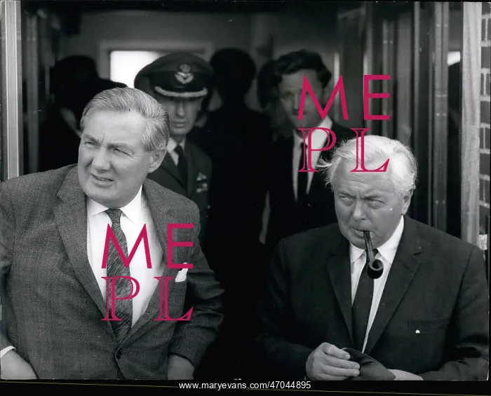 : Harold Wilson and James Callaghan in Cornwall : Harold Wilson and James Callaghan in Cornwall