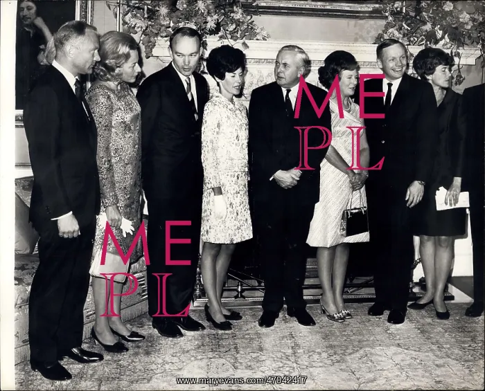 : Harold Wilson with lunar astronauts and their wives : Harold Wilson with lunar astronauts and their wives