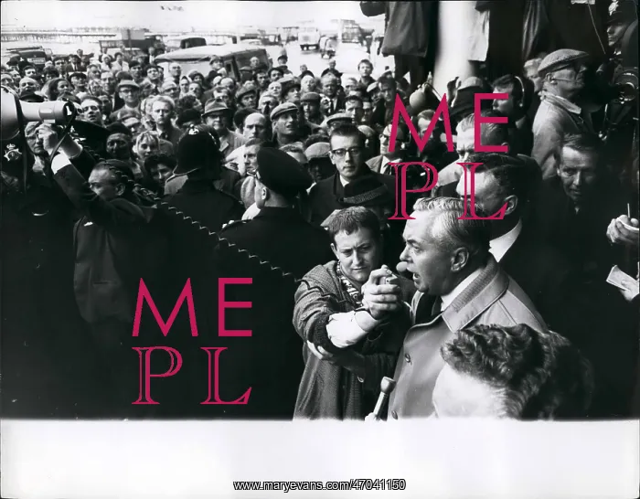 : Harold Wilson speaks to car workers, Brighton : Harold Wilson speaks to car workers, Brighton