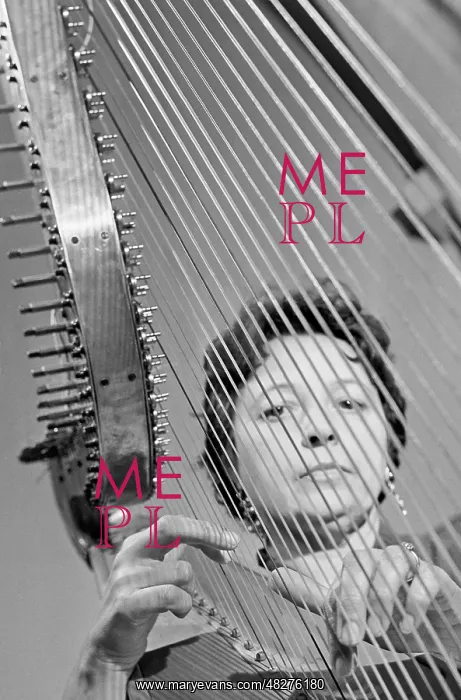 : Harpist Vera Dulova : Harpist Vera Dulova