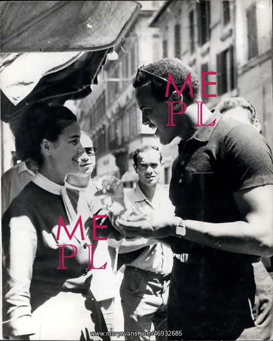 : Harry Belafonte, King of Calypso, in Rome : Harry Belafonte, King of Calypso, in Rome