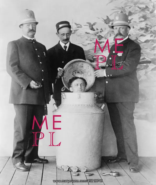 : Harry Houdini performs the great milk can ? : Harry Houdini performs the great milk can ?