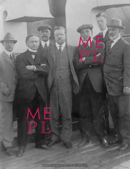 : Harry Houdini with Theodore Roosevelt and ? : Harry Houdini with Theodore Roosevelt and ?
