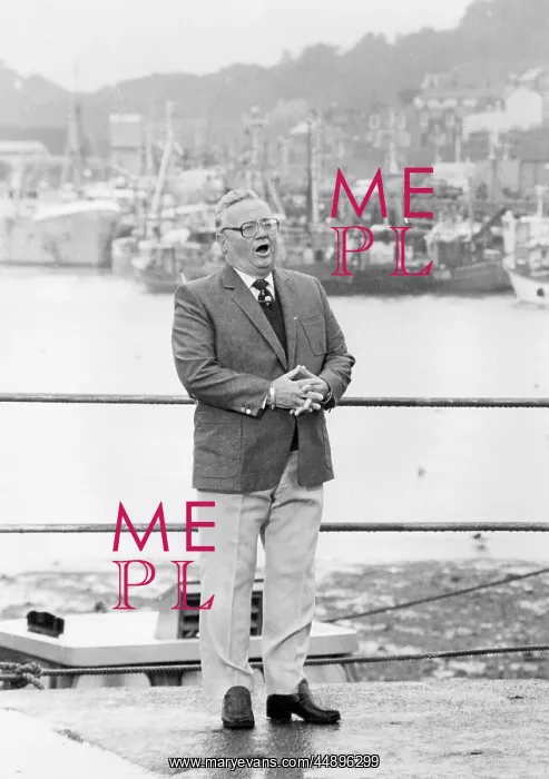  : Harry Secombe