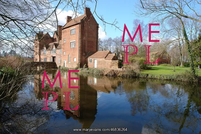 : Harvington Hall, nr Kidderminster : Harvington Hall, nr Kidderminster