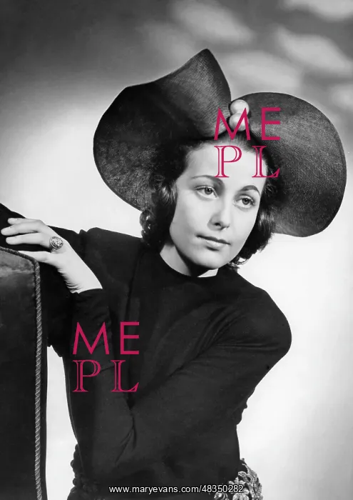 : Hat fashion, 1942 : Hat fashion, 1942