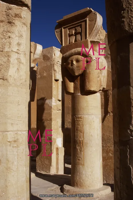 : Hathor column pillars belonging to the Chapel of Hathor. Dei : Hathor column pillars belonging to the Chapel of Hathor. Dei