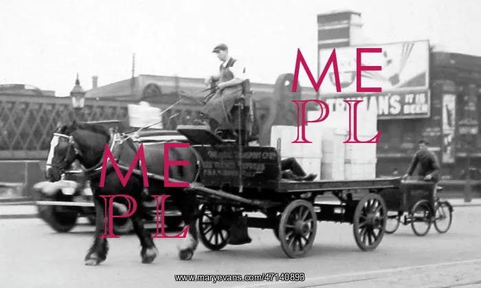  : A haulier on Blackfriars Bridge, London